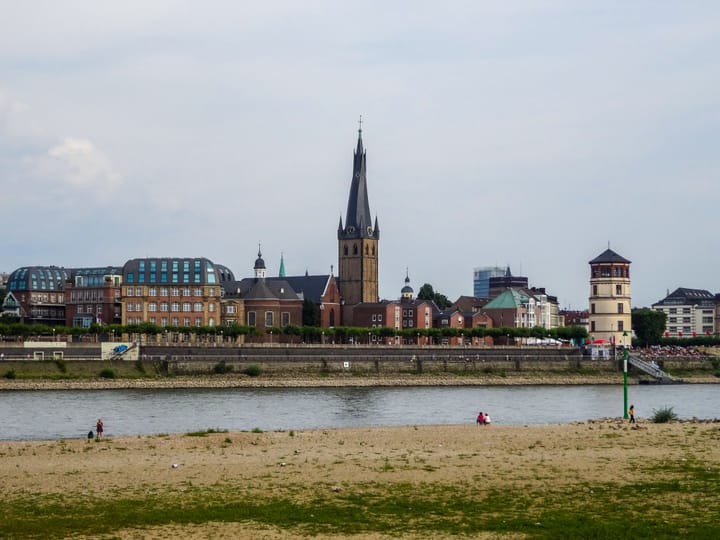 Amsterdam Schiphol (AMS) airport transfer — frequently asked questions