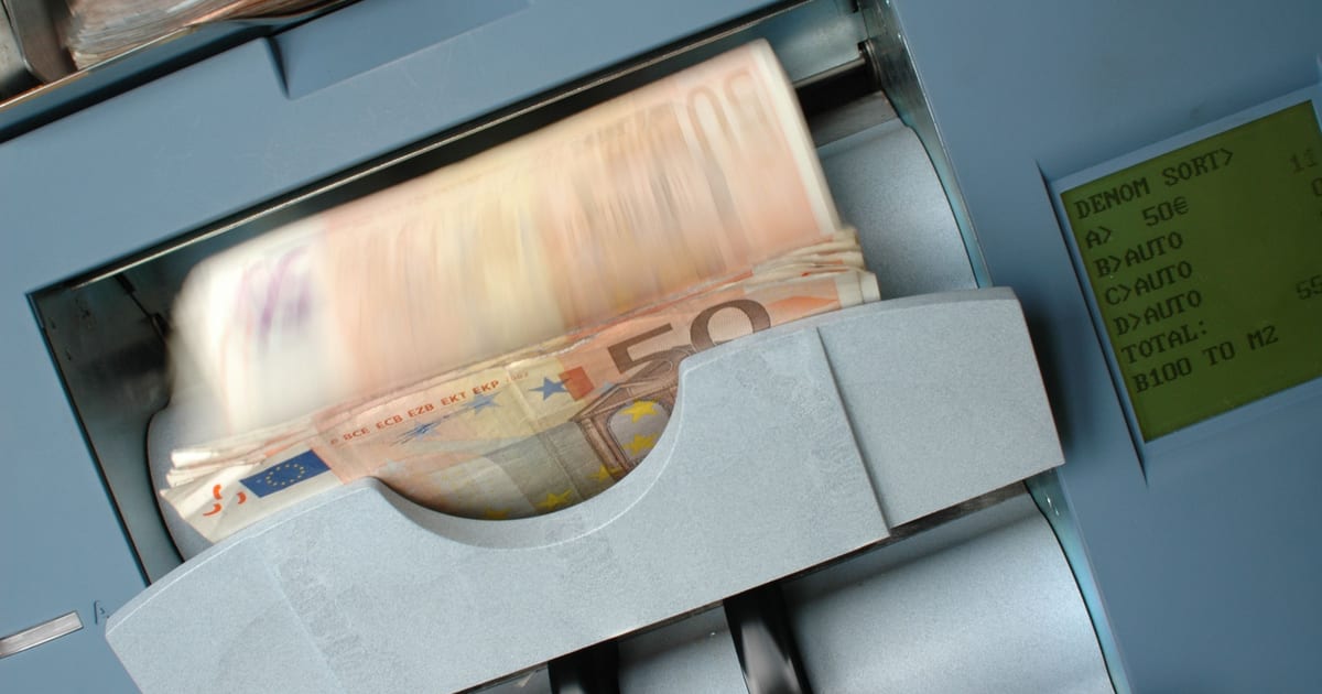 Currency Exchange & ATMs at Frankfurt Airport 2026 | FrankfurtRide