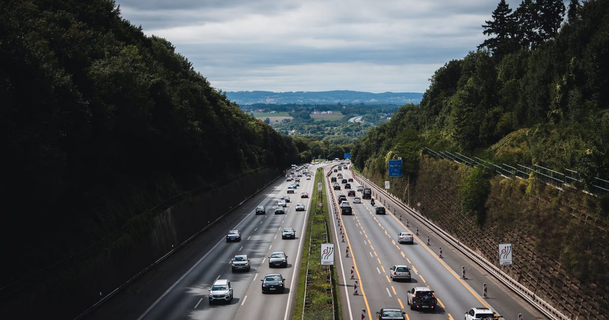 Driving in Germany for Tourists: Rules & Autobahn | FrankfurtRide