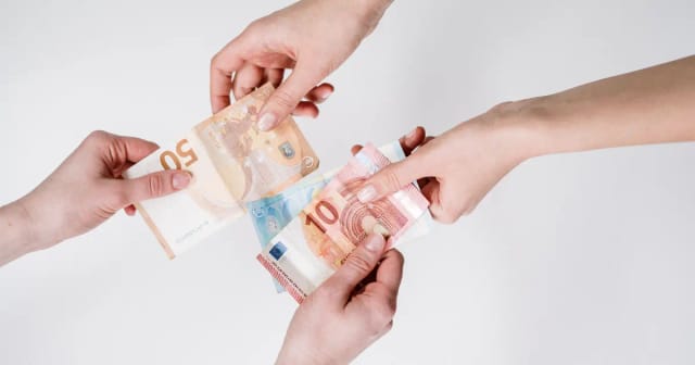 Tipping in Germany: A Simple Guide for Visitors