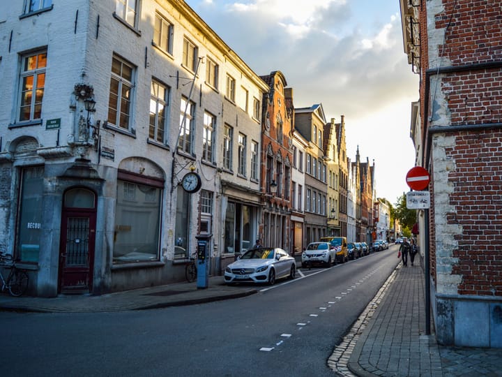 Bruges airport transfer — frequently asked questions
