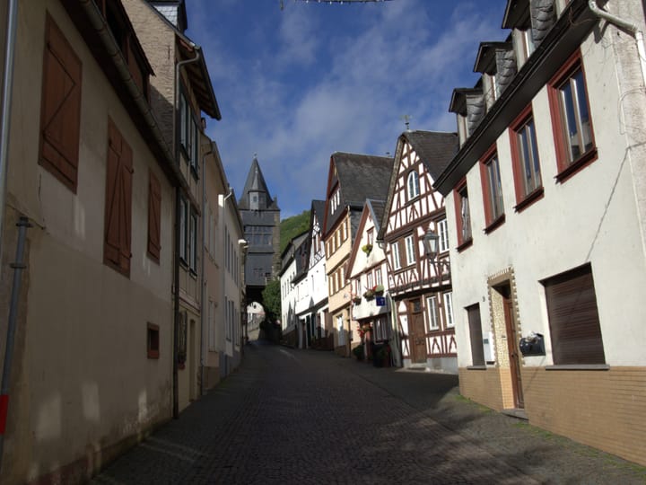 Flughafentransfer Bacharach — häufige Fragen