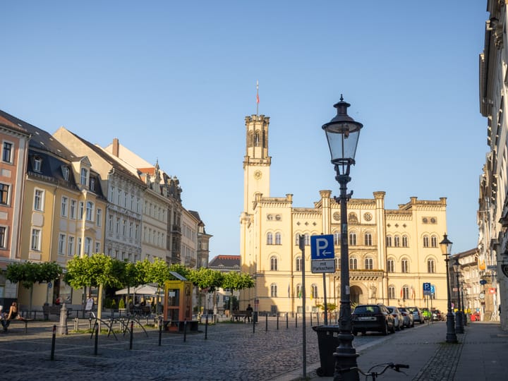 Halle (Saale) airport transfer — frequently asked questions
