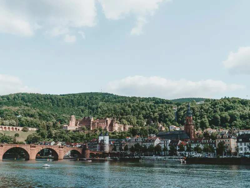 Heidelberger Altstadt mit Schloss — ein beliebtes Transferziel