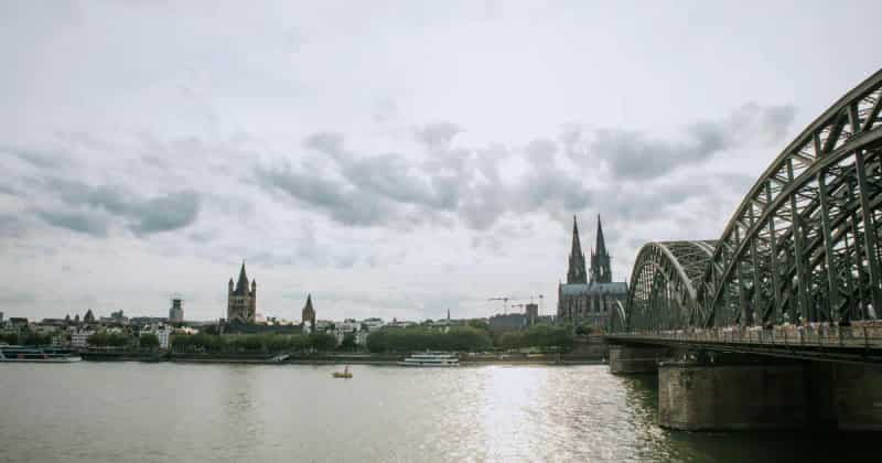Flughafentransfer nach Cologne, Deutschland
